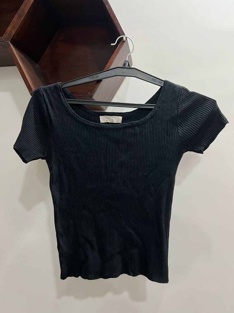 Black Fitted Short Sleeve Top