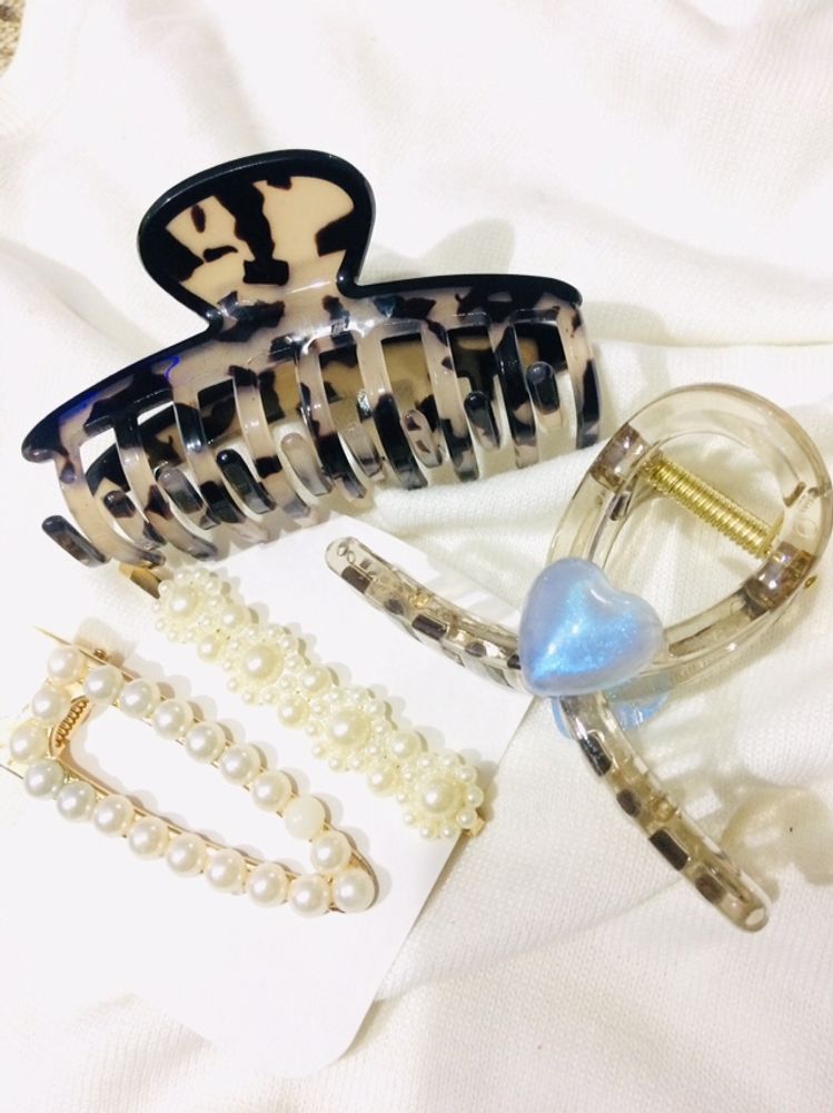 4 Pack Of Hair Accessories