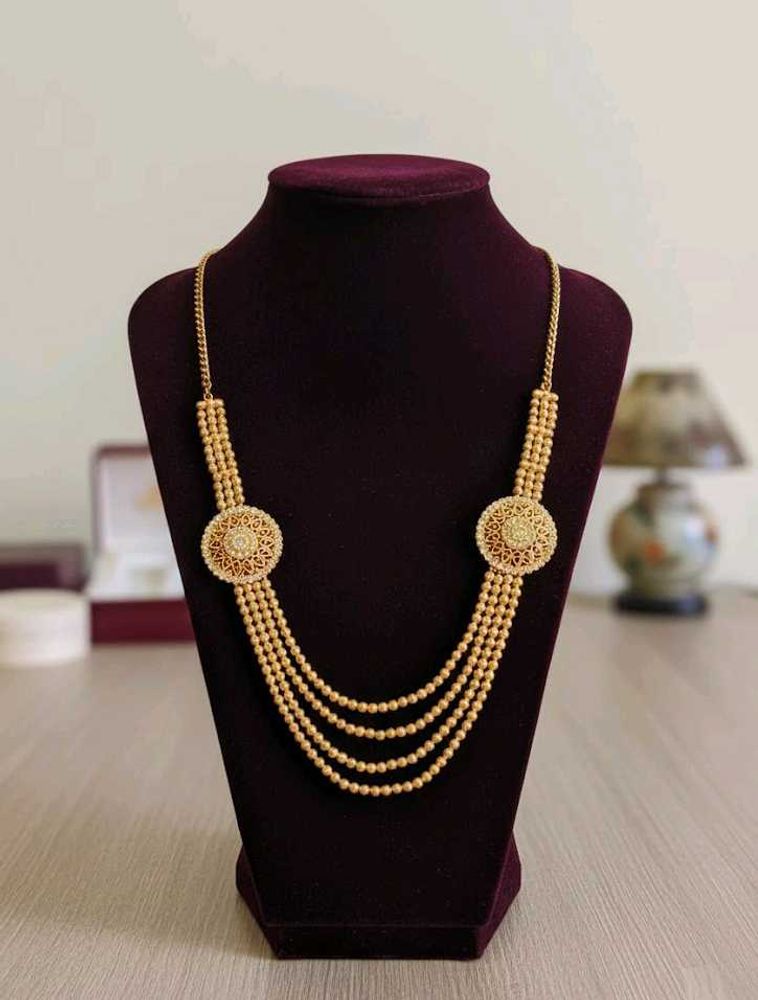 Elegant Gold-Toned Necklace