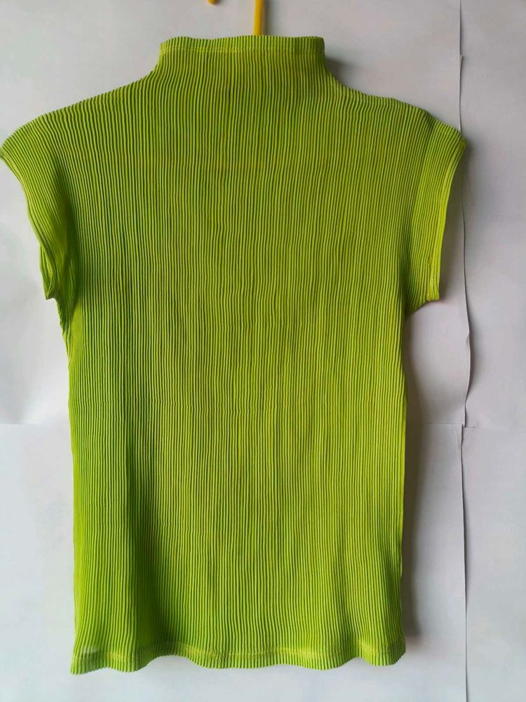 Neon green stretchable freesize high neck top