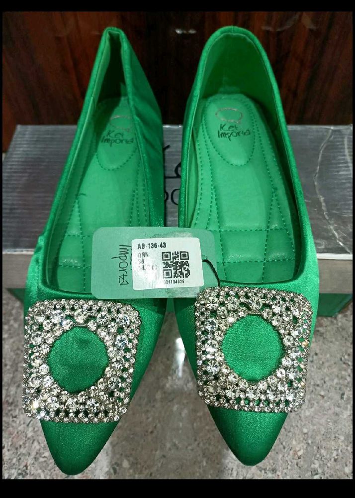 Elegant Green Embellished Flats