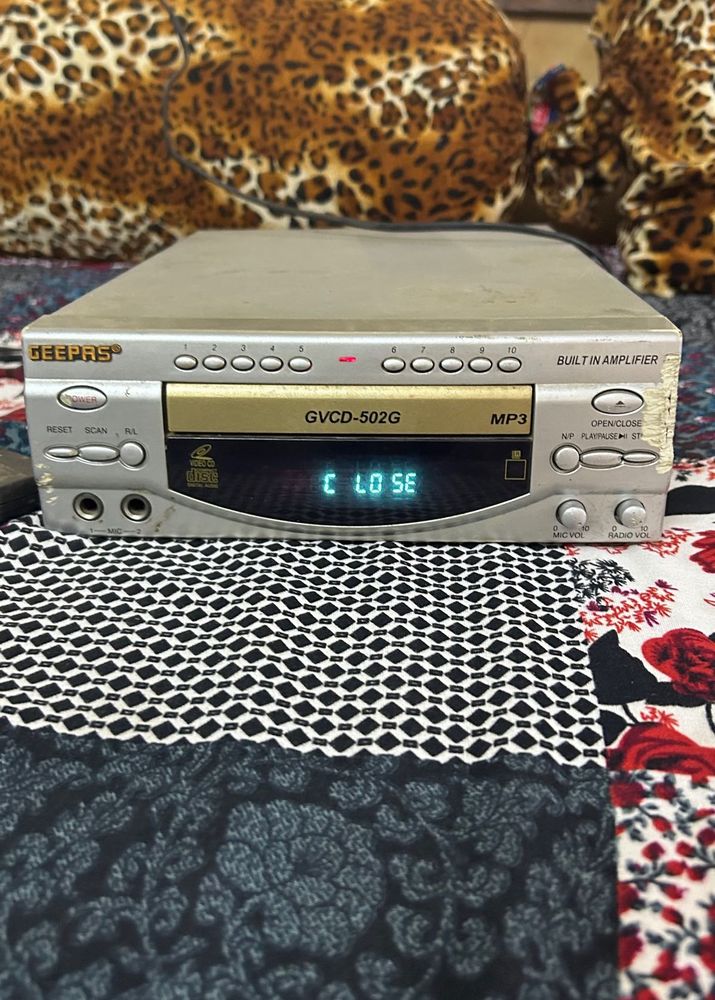 Vintage Geepas GVCD-502G CD Player