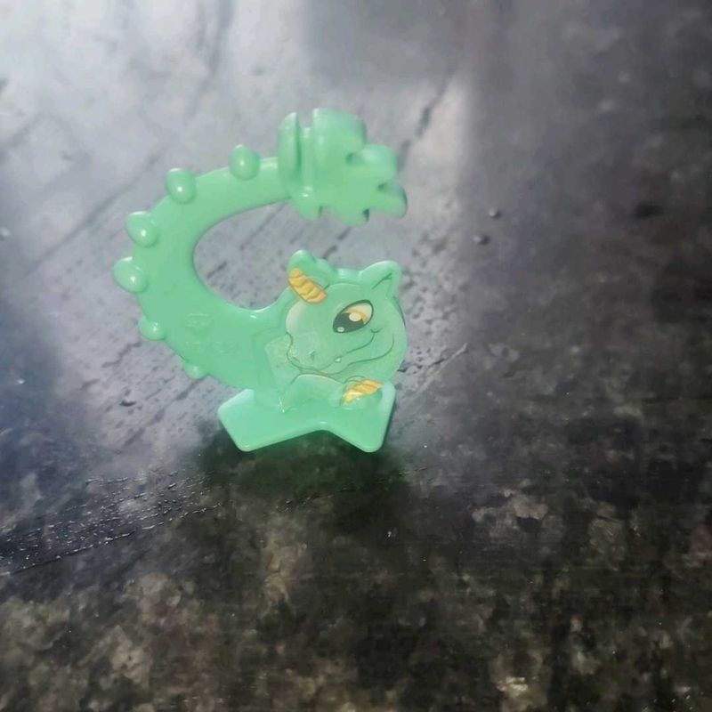 Kinder Surprise Toy Figure 2pis