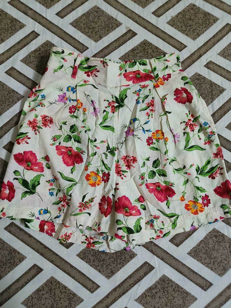 Cute Floral Print Shorts