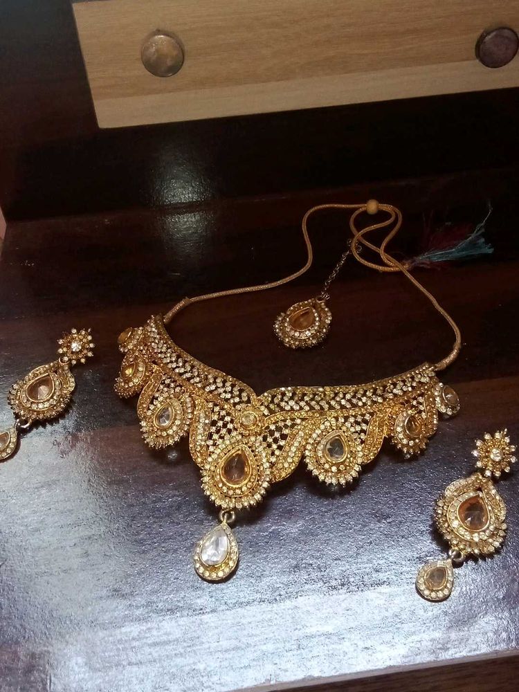 Elegant Gold Jewelry Set