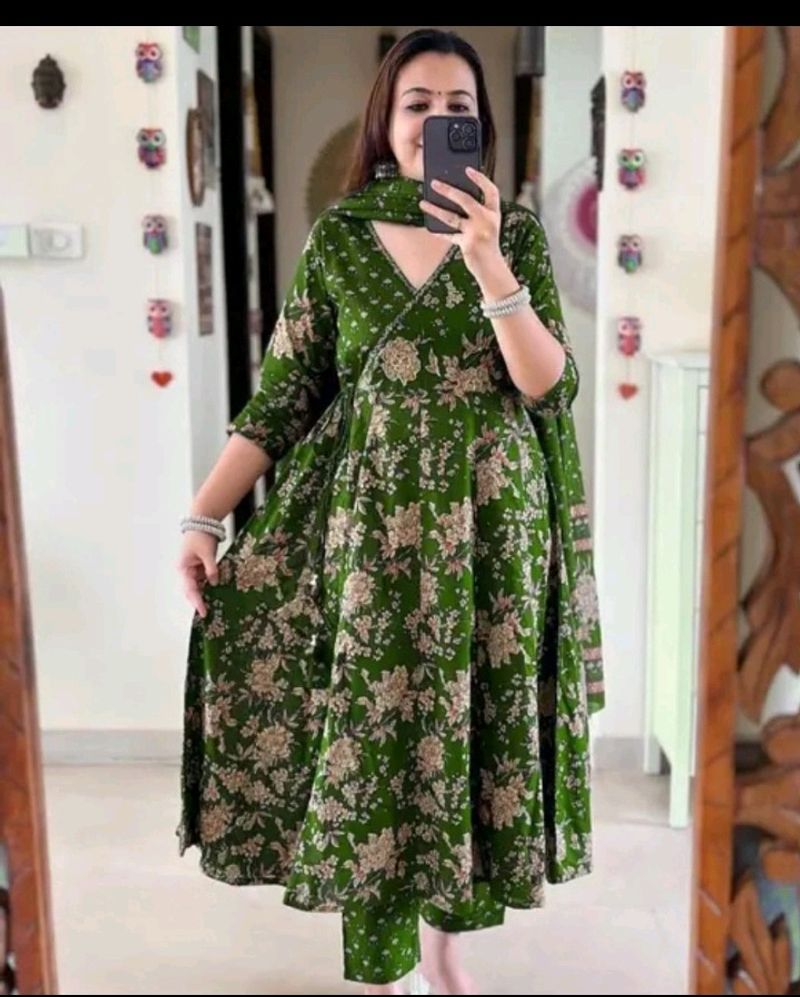 New/Unused Rayon Kurti With Pant , Dupatta Set