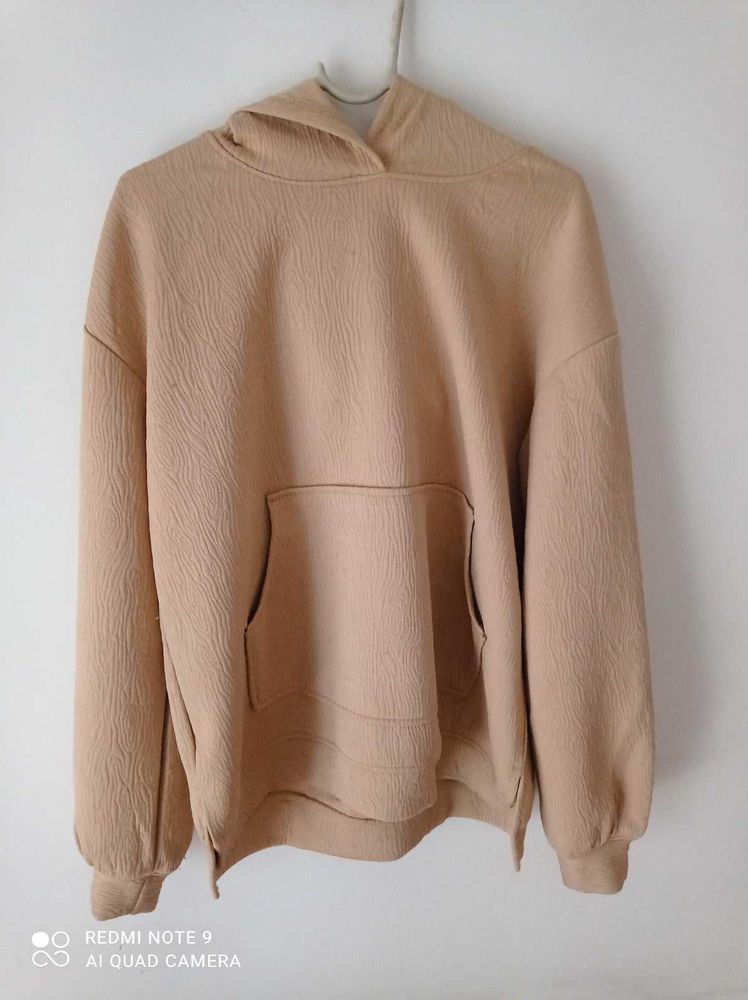 Sweatshirt And Beanie