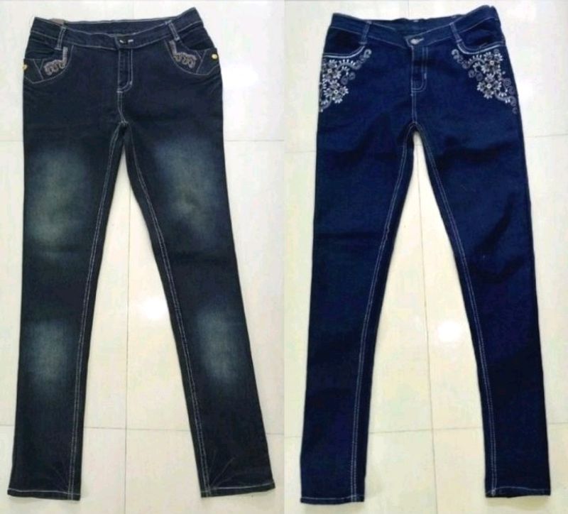 Two Pairs Jeans for 700 Only.Limited time offer!