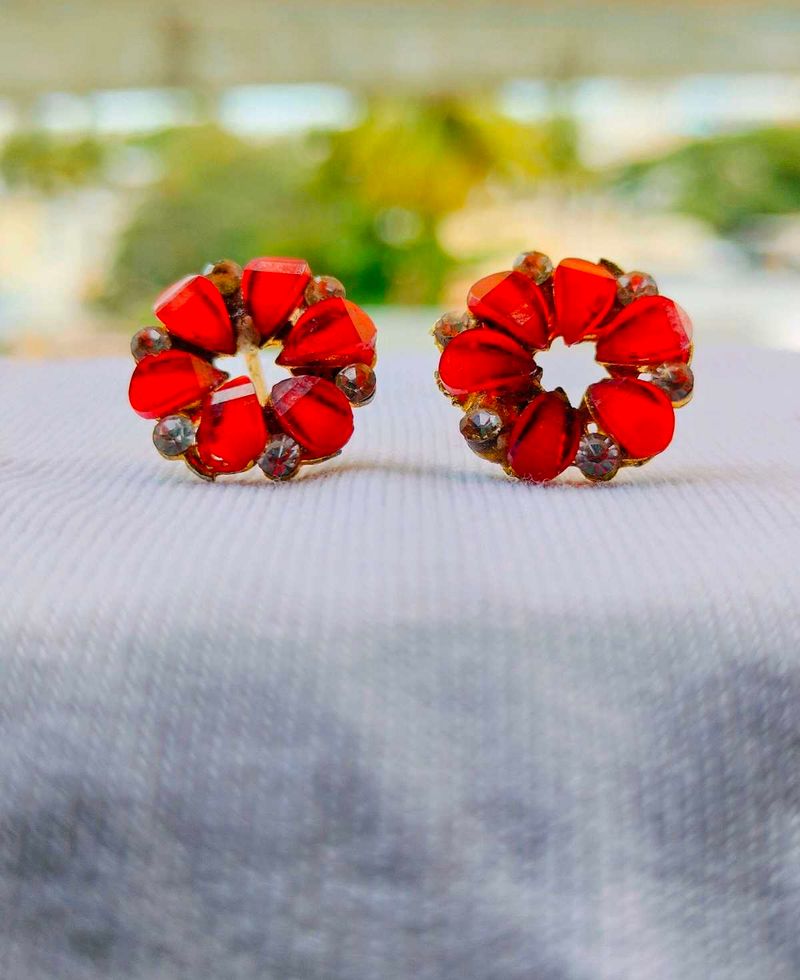 Red pearl stud