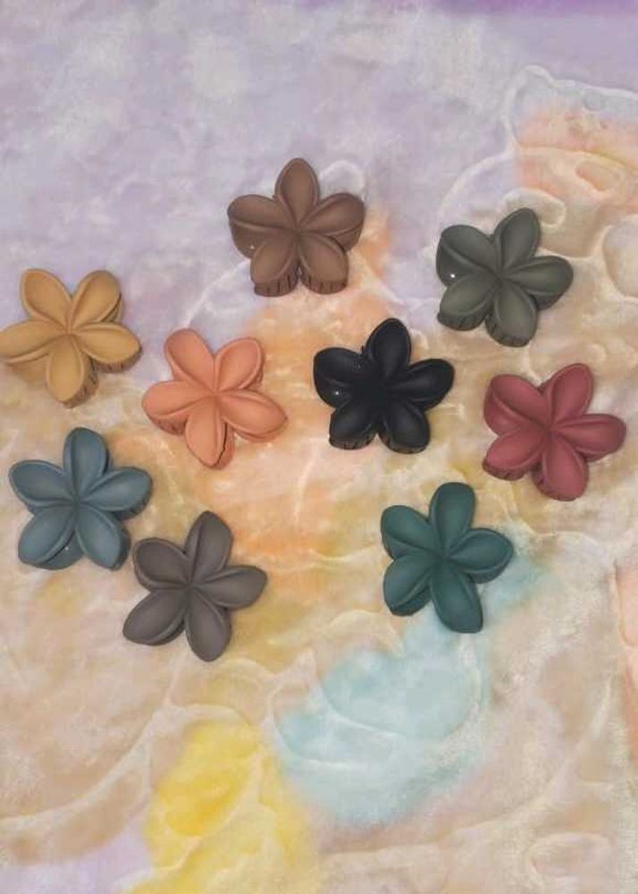 Flower Hair Claw Clutch