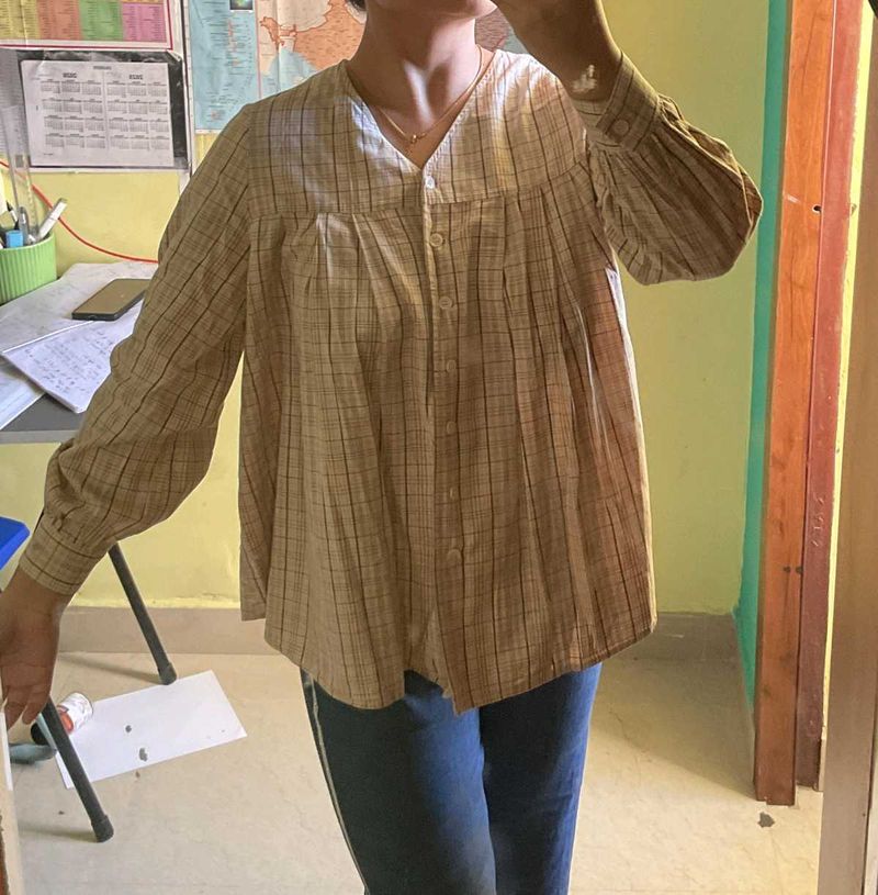 Korean rolarola v-necked checked top