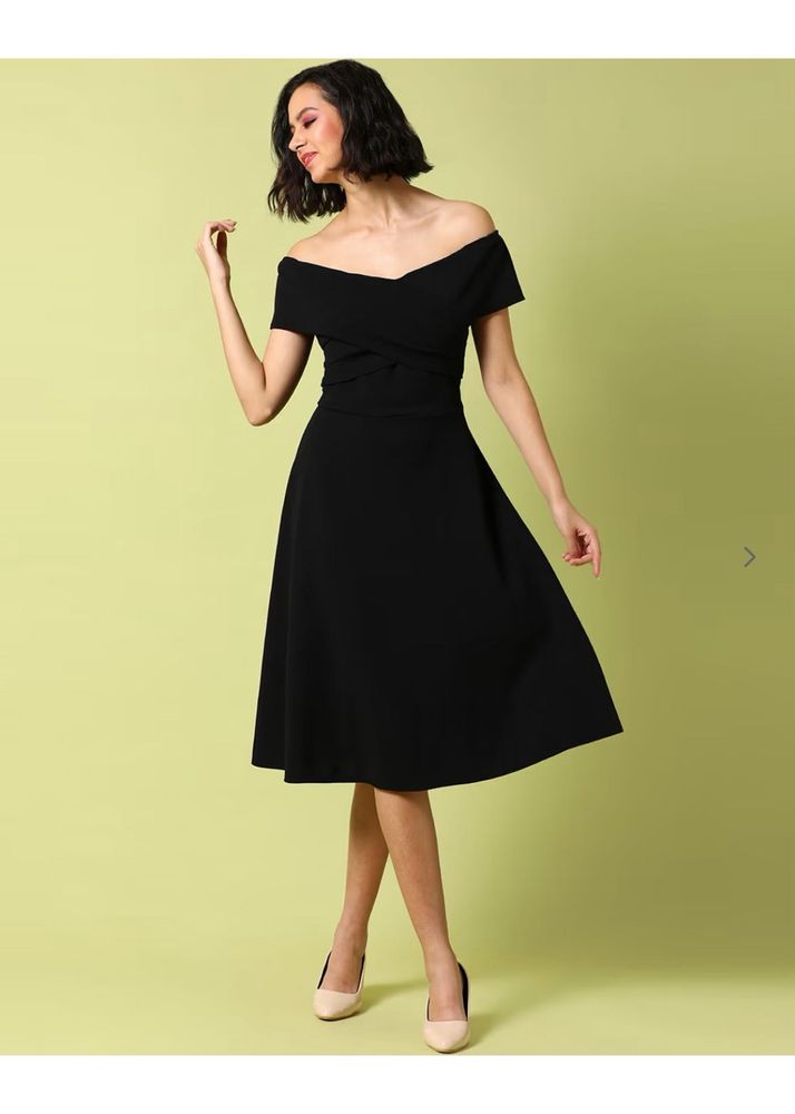 Chic Black Off-Shoulder Midi Dress