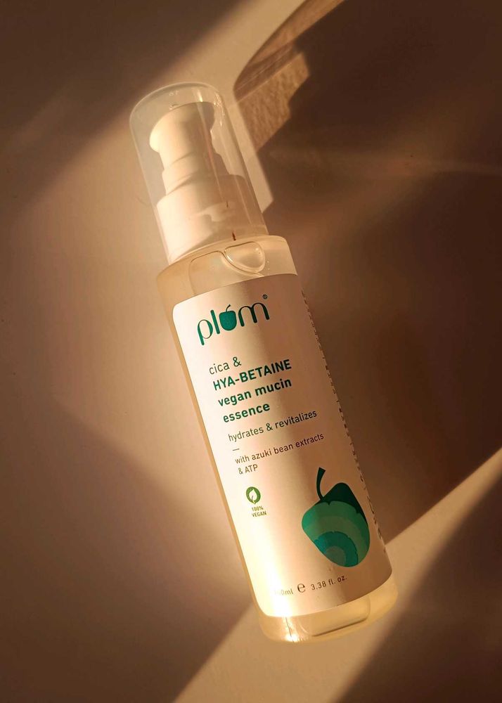 Plum Cica &amp; Hya-Betaine Vegan Mucin Face Essence