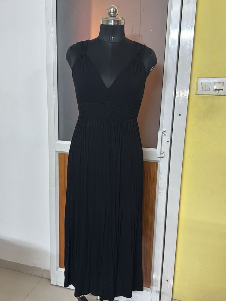 Elegant Black Midi Dress