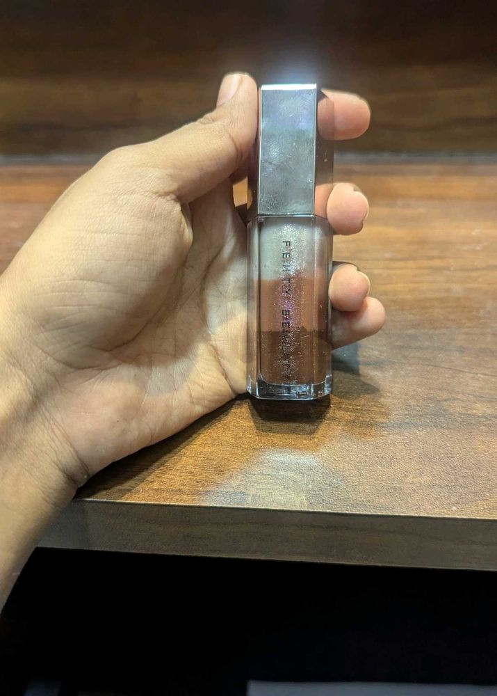 Fenty Beauty gloss bomb