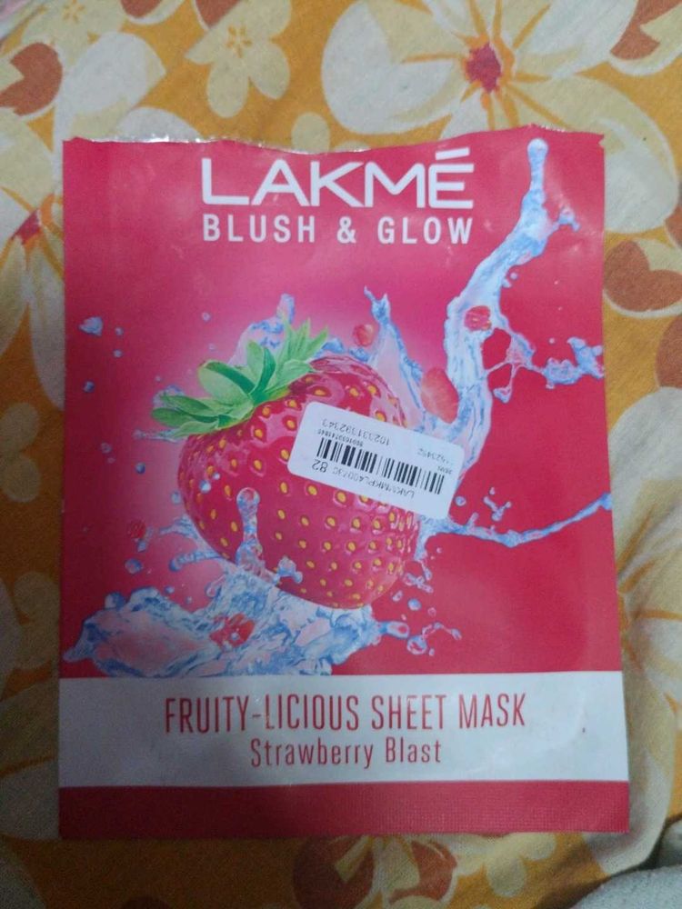 Lakme Strawberry Sheet Mask