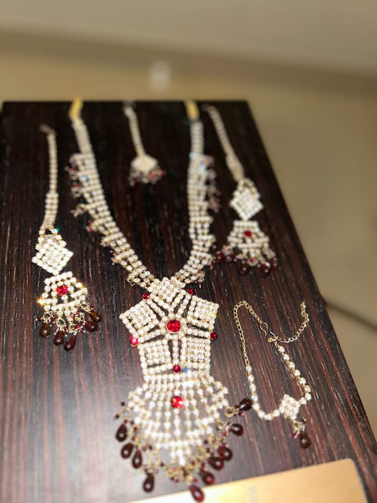 Stunning Bridal Jewelry Set