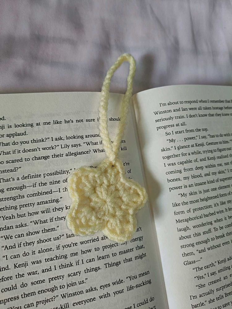 Crochet Star Bookmark or Bagcharm