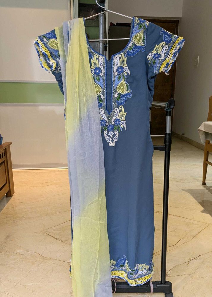 Elegant Embroidered Grey Kurta with dupatta