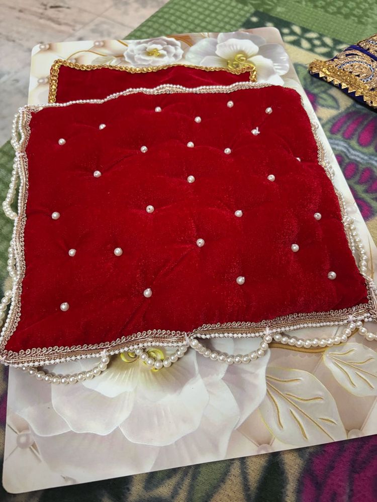 Red Velvet kreshna rajai gadda colour re