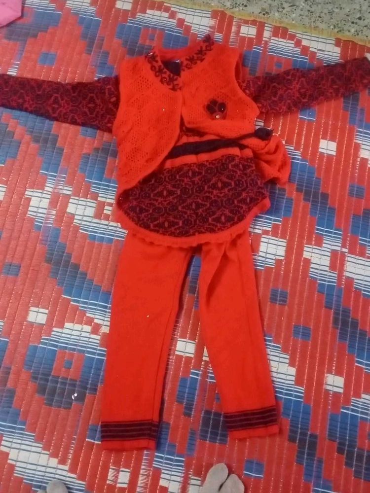 Red Knitted Baby Clothes Set