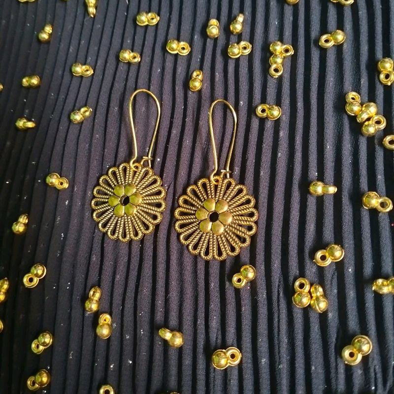 Gold Flower Hanging Earrings