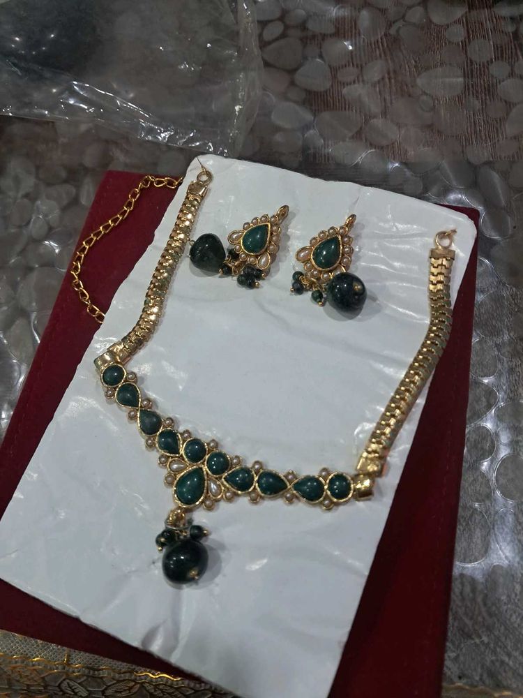 Green Elegant Jewellery Set