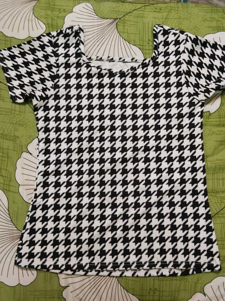 Houndstooth Top