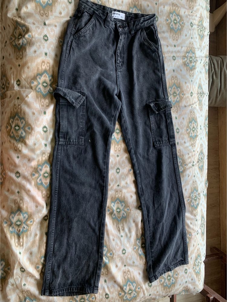 Bershka cargos
