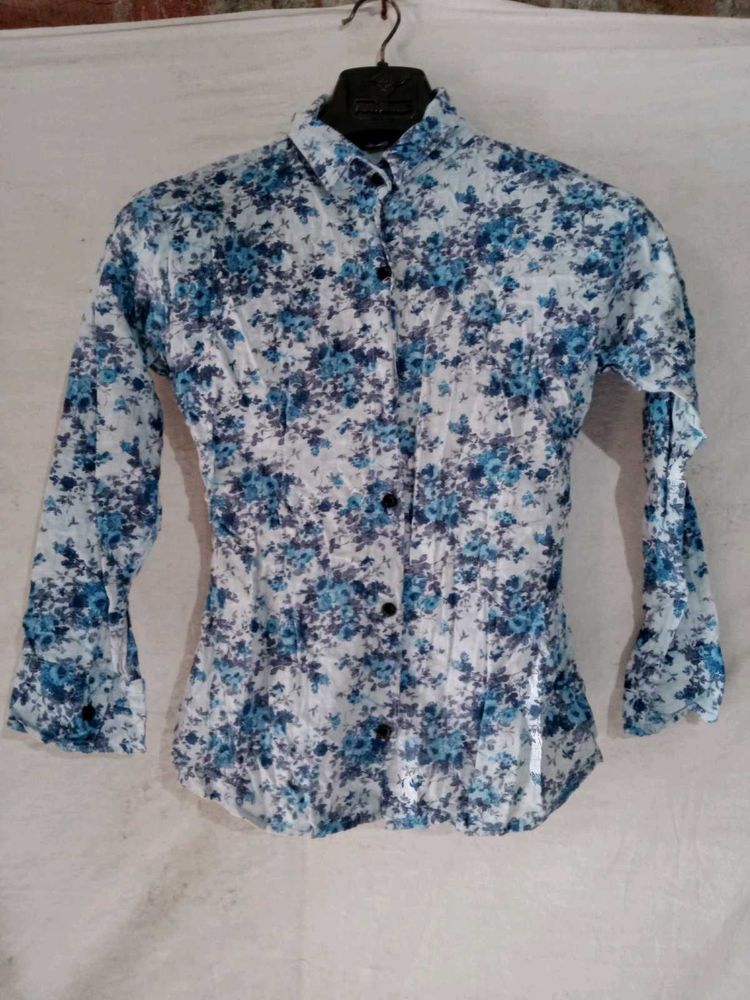 Women&#39;s Floral Print Shirt