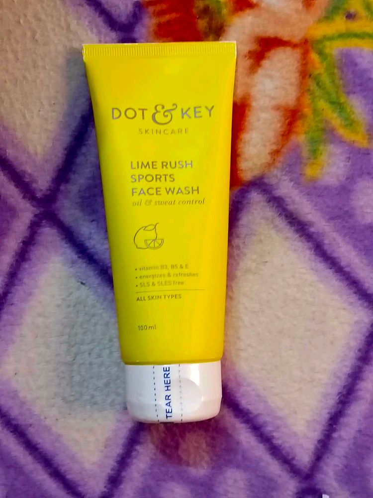 Dot &amp; Key Face Wash