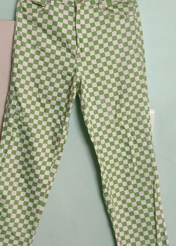 Green And White Chekered Pants