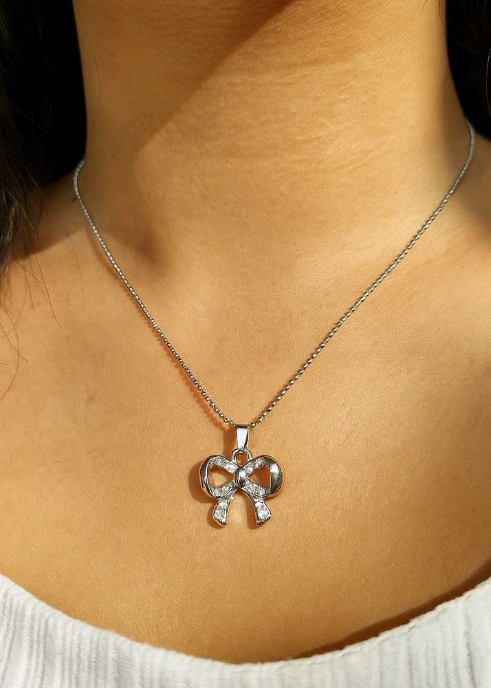 Bow Pendant Necklace