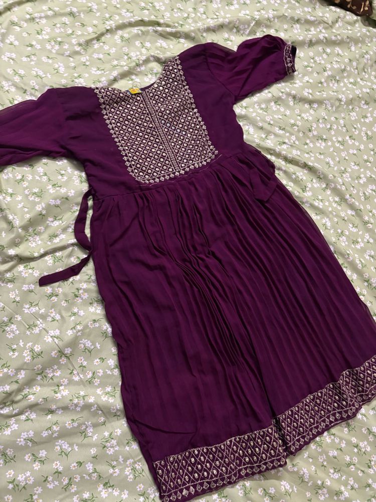 Elegant Purple Embroidered Kurta