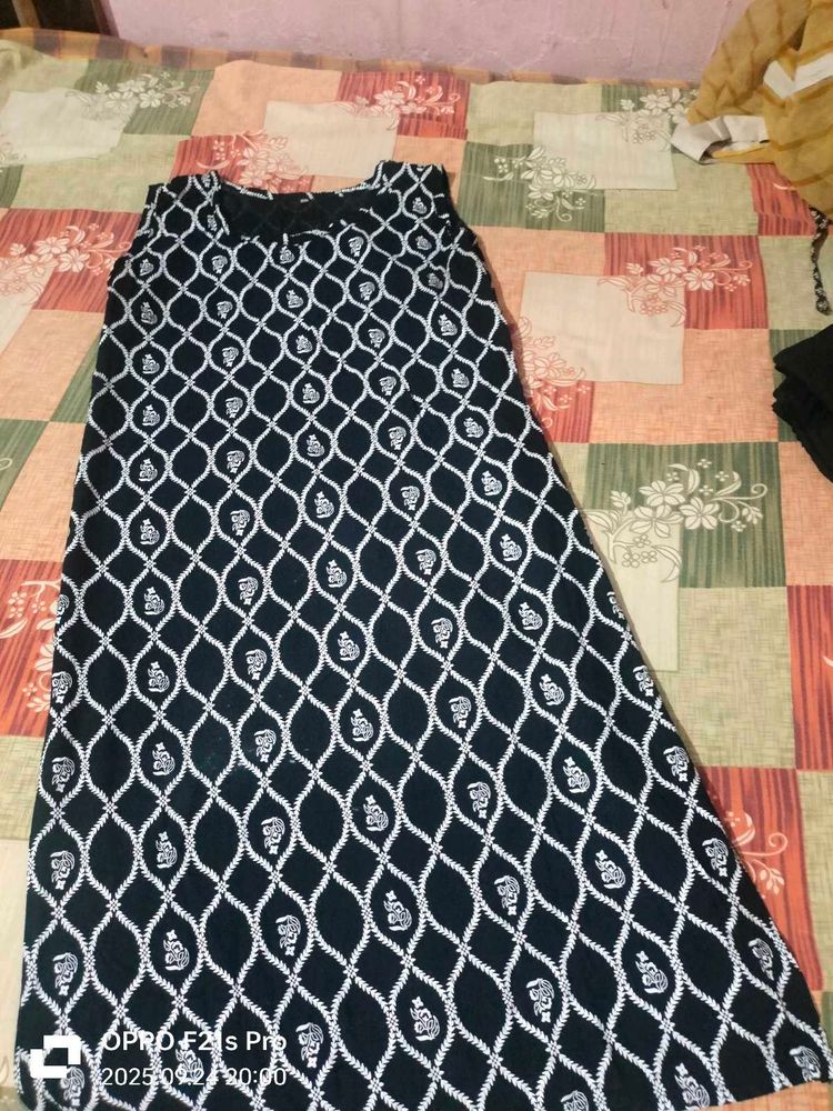Black &amp; White Patterned Kurti Set
