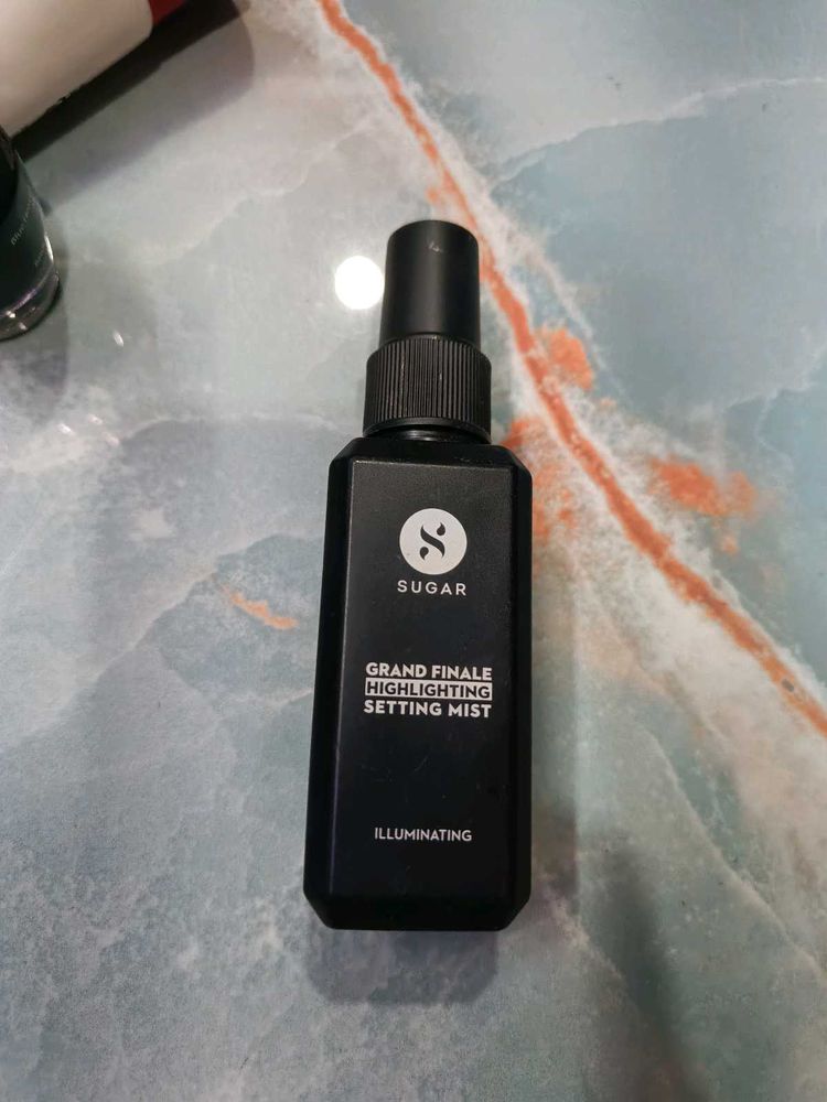 Sugar Grand Finale Highligting Setting Spray