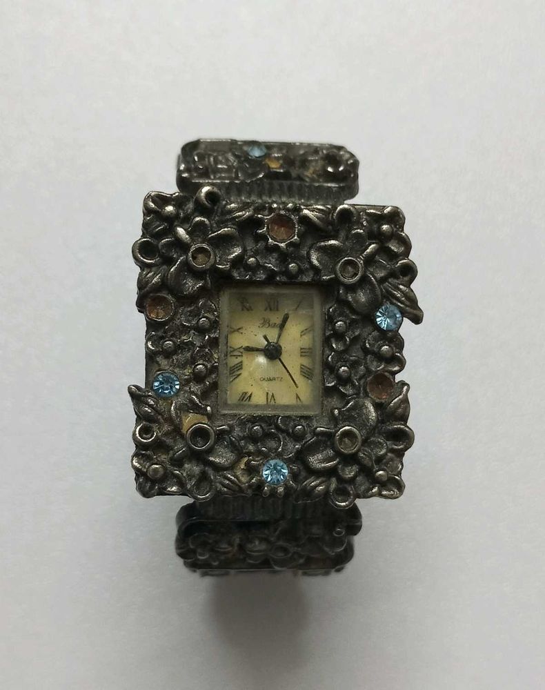 Antique Wrist Watch Of 1970&#39;s