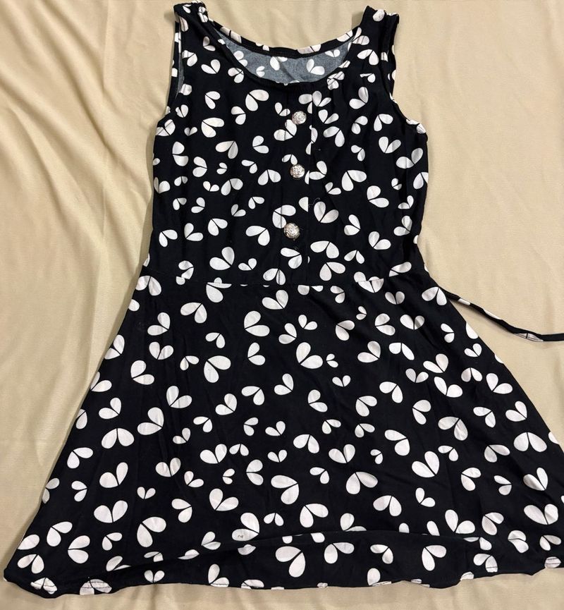 Cute Black &amp; White Print Dress