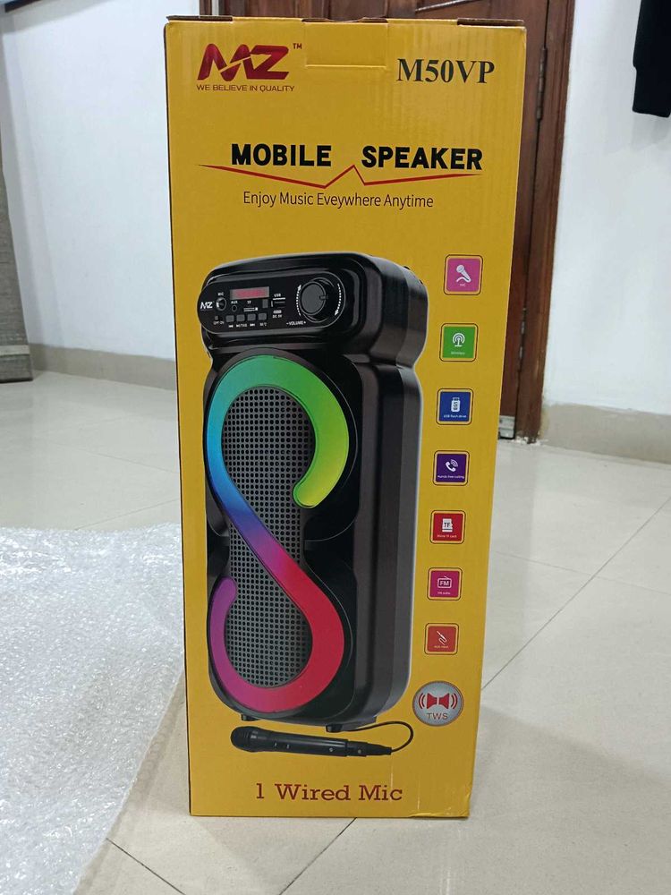 New Bluetooth Speaker With Karoke Mic