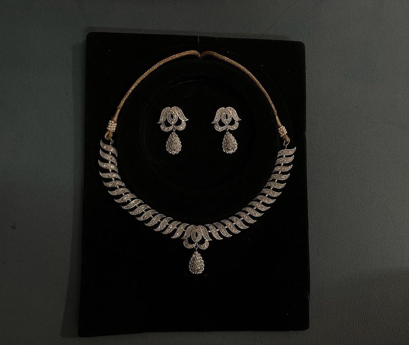 Elegant Necklace Set