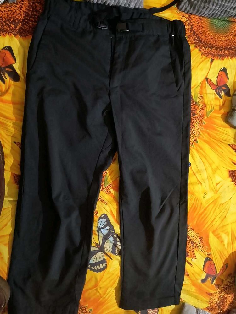 women's Black Casual capri pants