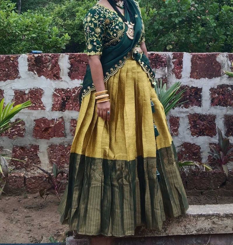 Ghagra Choli Dupatta Stitch Material