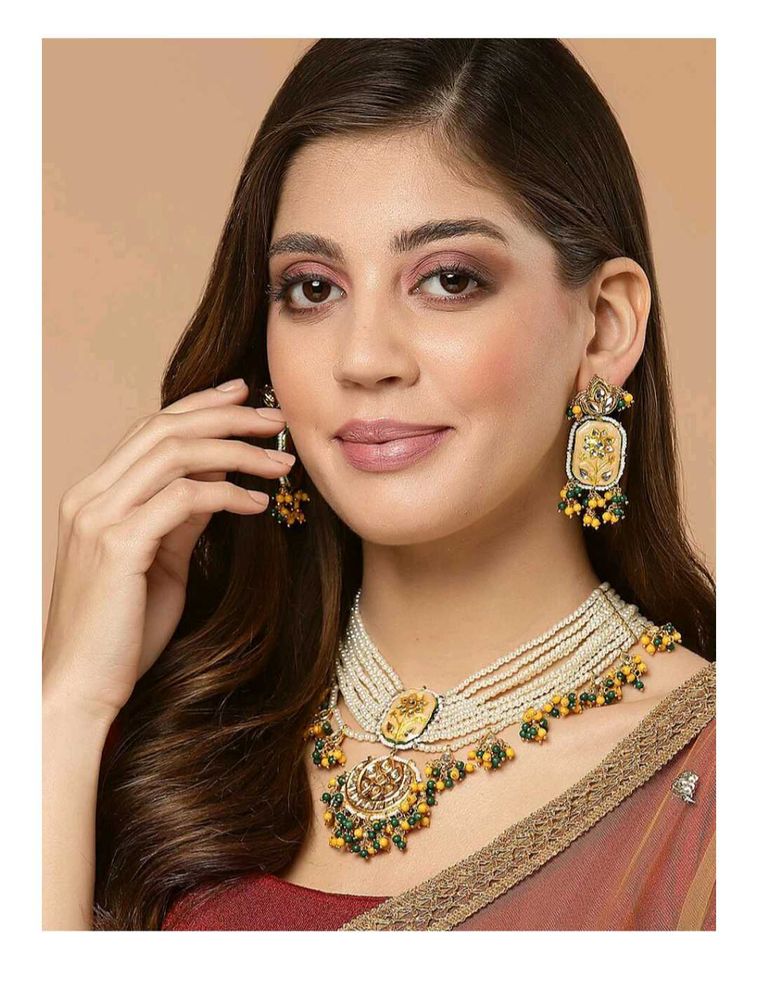 New: pearl necklace perfect for wedding season