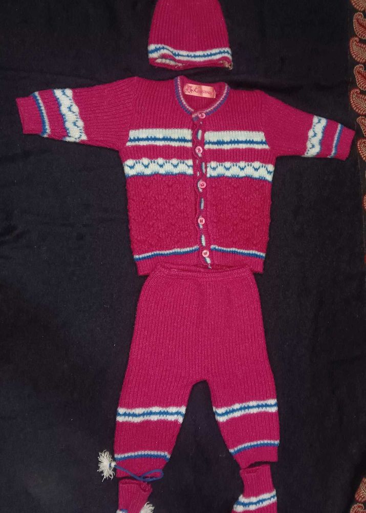 Cute Knitted Baby Outfit Set