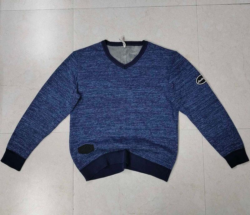 Stylish Blue V-Neck Pullover