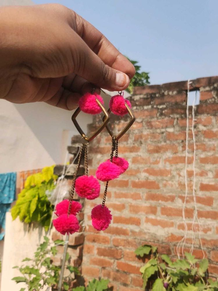 earing and hair accessory