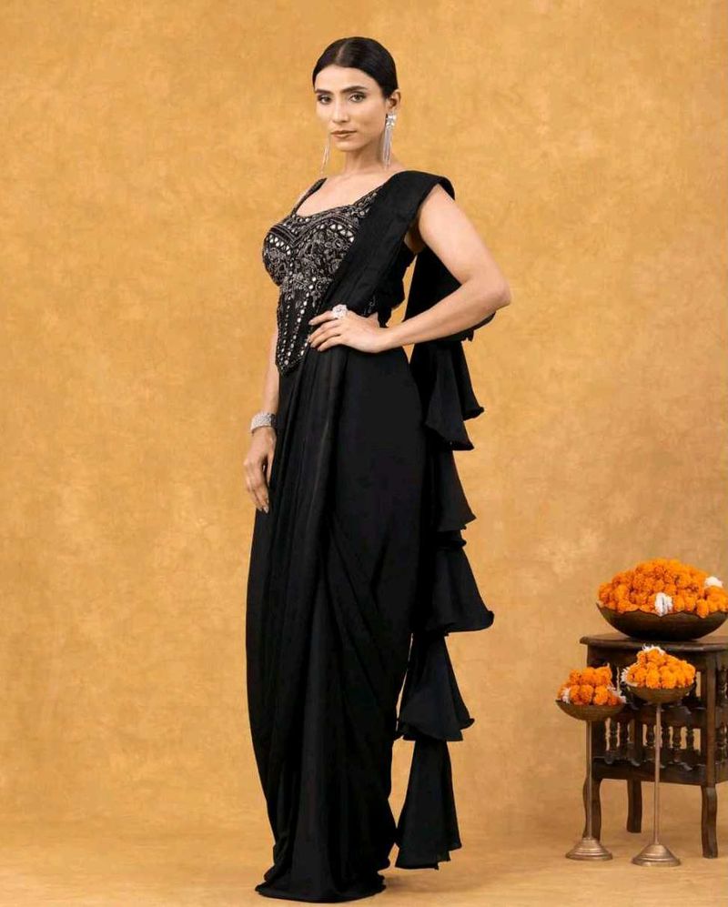 🌸 Shining Black Ruffle Saree 🌸