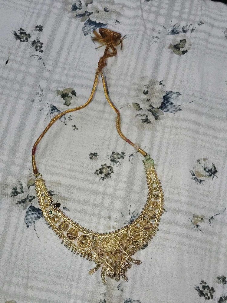 Elegant Gold Necklace