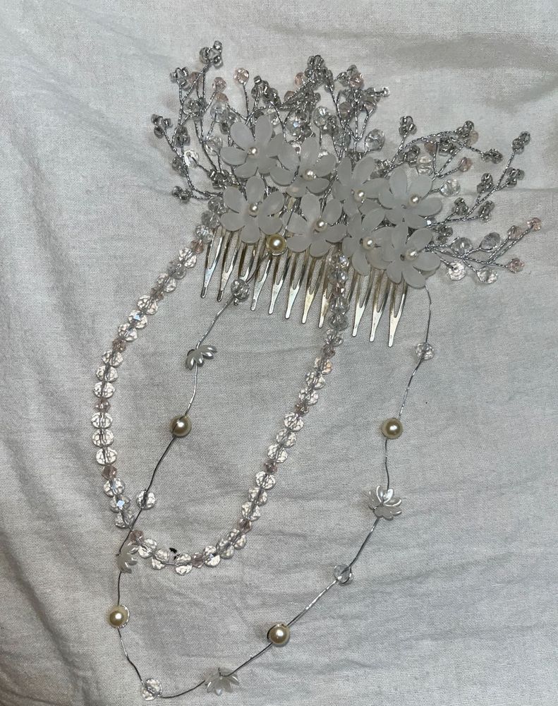 Princes Feel White Pearl Beads Hair Clip