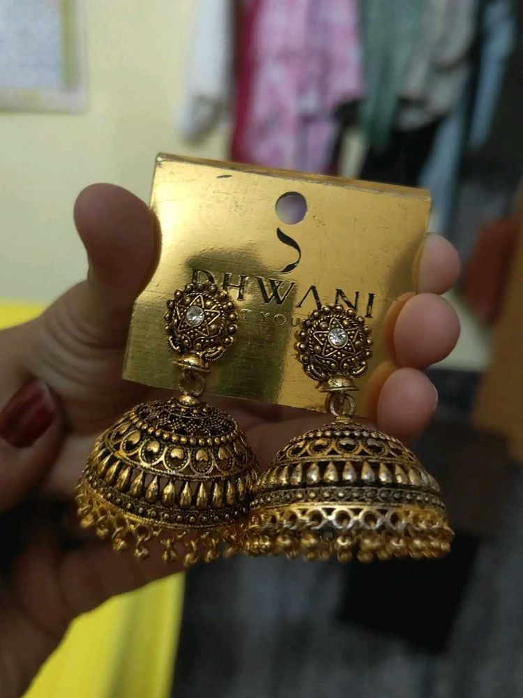 Stunning Gold Jhumka Earrings